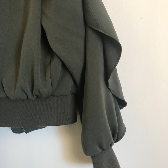Green Jacket with Ruffle Detail New Without Tags - Picture 4 of 6